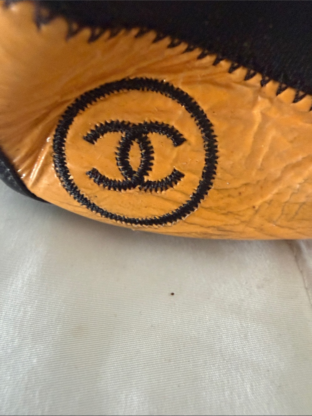 CHANEL Tan and Black Cap-Toe Ballet Flats - Picture 2 of 5